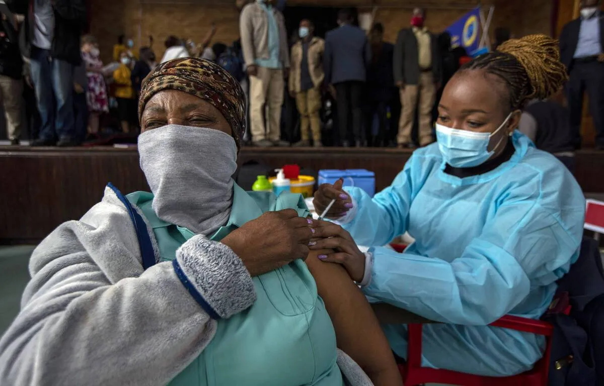 África/Saúde: líderes africanos apelam a mais produção local de vacinas