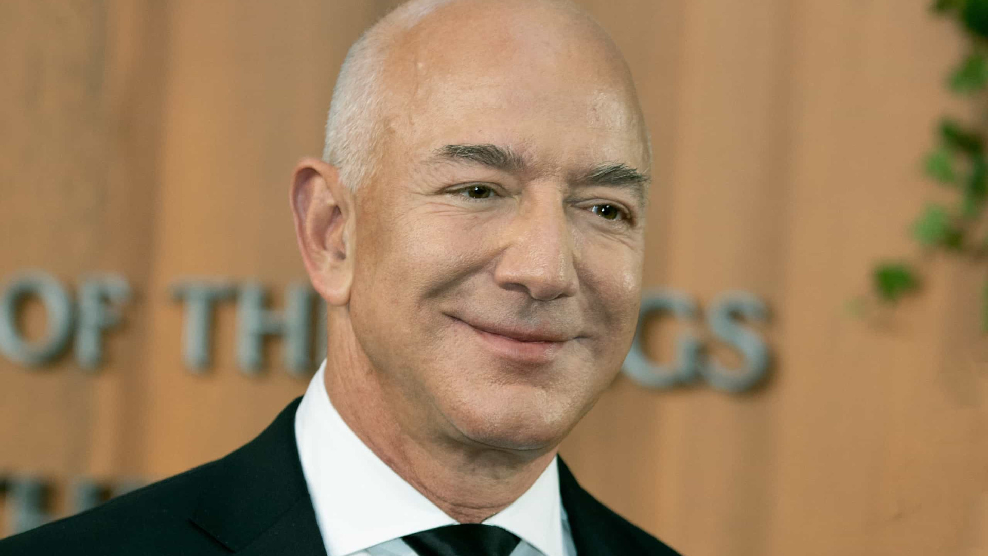 FORTUNE/Amazone: Jeff Bezos para doar a maior parte da sua fortuna estimada em 124 mil milhões de dólares à caridade