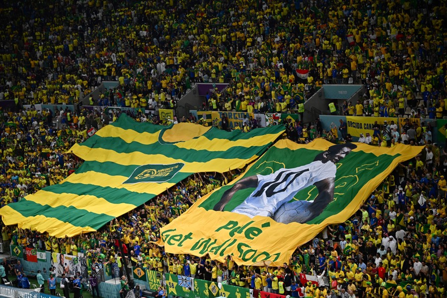 Futebol: Pelé admitido aos cuidados paliativos depois de parar a quimioterapia, de acordo com a imprensa brasileira