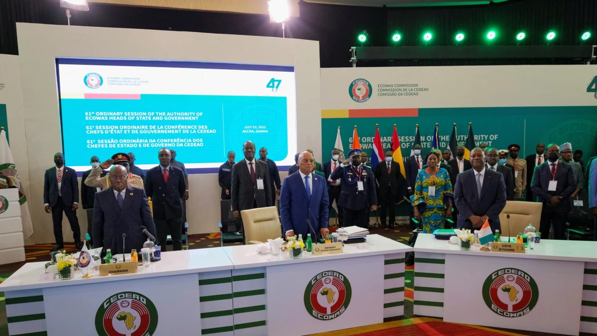 África Ocidental: Os líderes da África Ocidental concordam em criar uma força regional contra o jihadismo e os golpes