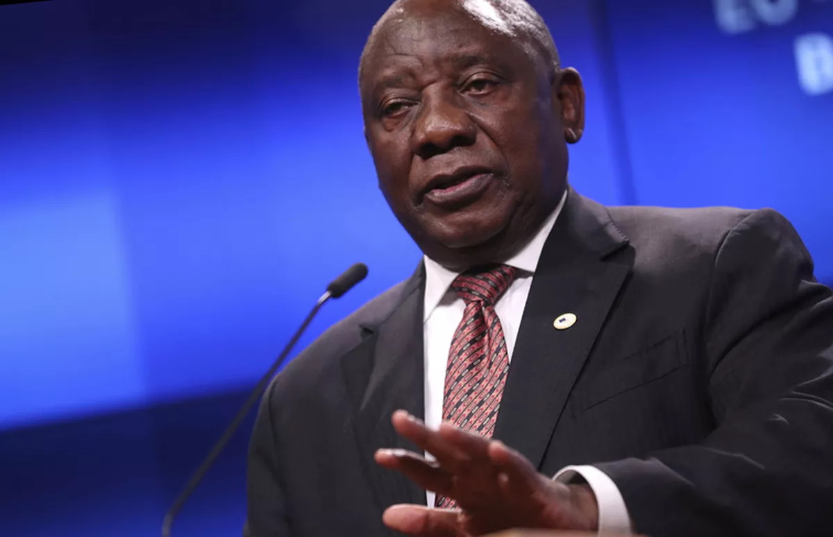 África do Sul: adiamento da votação contra Ramaphosa é debatido