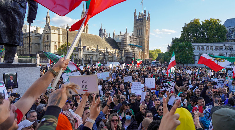 Irão: Segunda execução ligada a protestos