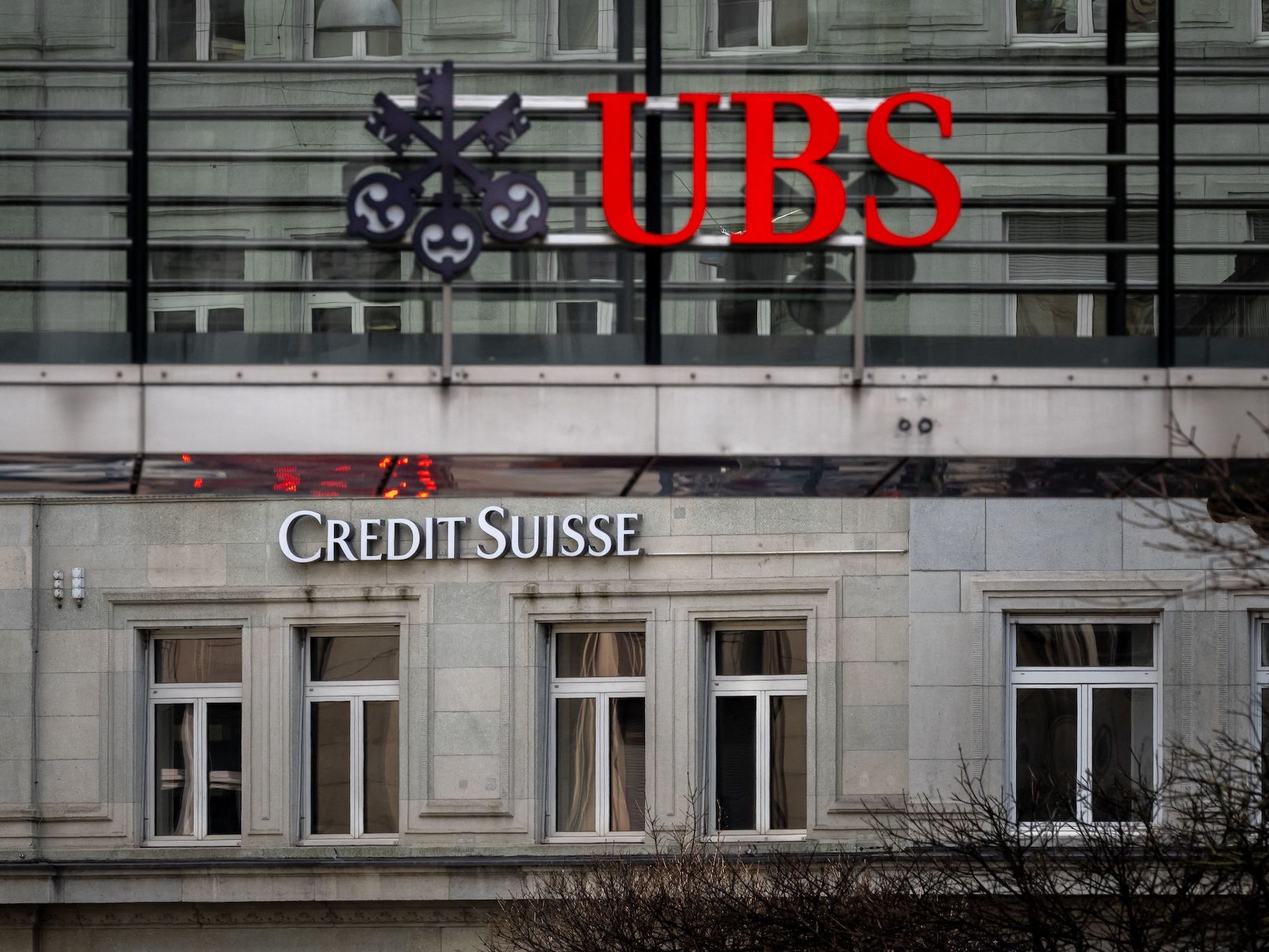 Economia: UBS compra Credit Suisse, Nem todo mundo está feliz