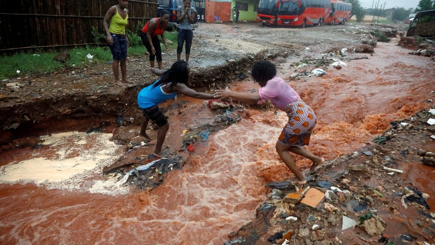 Ciclone Freddy: Uma tempestade rara e mortal volta a atingir Moçambique