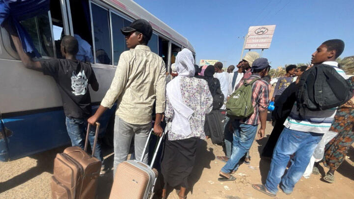 SUDÃO: Diplomatas e estrangeiros evacuam Cartum no meio do caos provocado pela guerra entre generais no Sudão