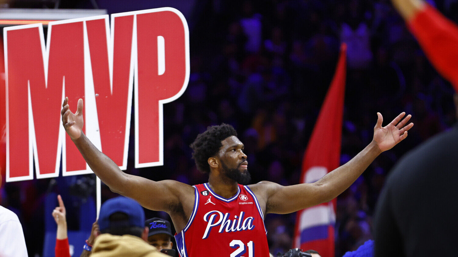 NBA: Camaronês Joel Embiid, do Philadelphia 76ers, é eleito MVP da temporada