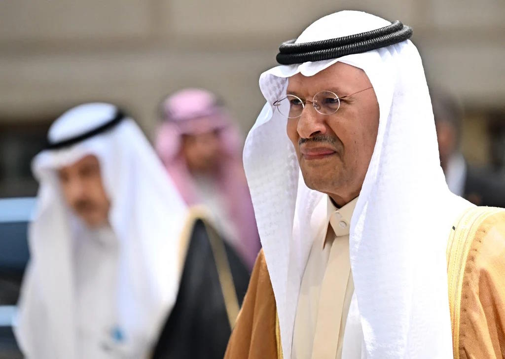Petróleo: a Arábia Saudita anuncia um novo corte de um milhão de barris por dia