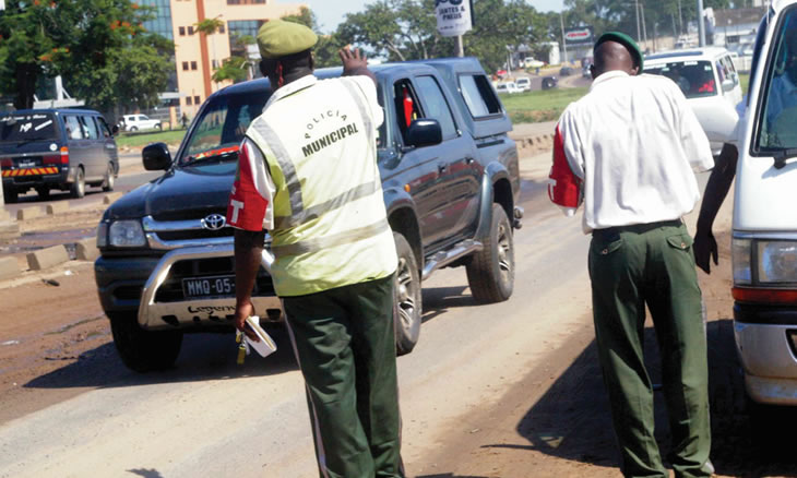 Moçambique: Polícia municipal apreende viaturas que fazem o negócio da ‘boleia paga’ em Xiquelene