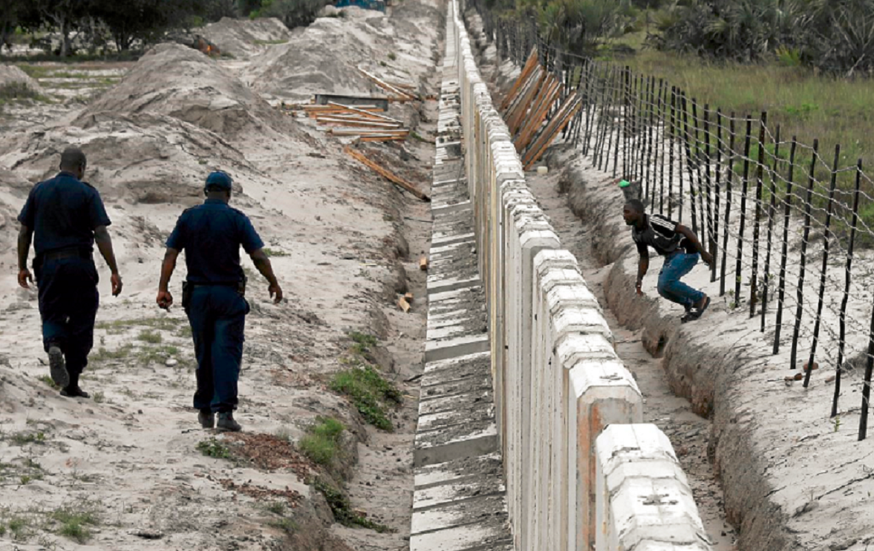 África: África do Sul ergue muro para estancar saída de viaturas roubadas do país