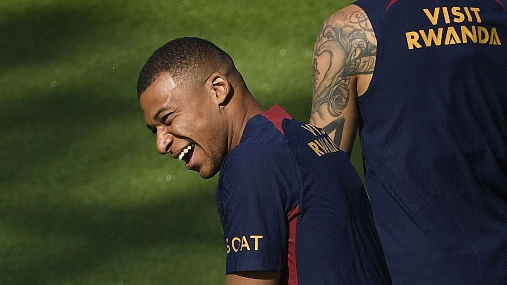 Futebol/PSG: Mbappé mais perto do que nunca de uma saída, uma grande oferta em cimaa da mesa