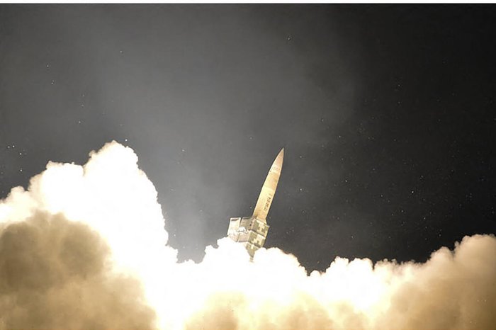 Ásia Pacífico: Coreia do Norte dispara mísseis em “simulação de ataque nuclear tático