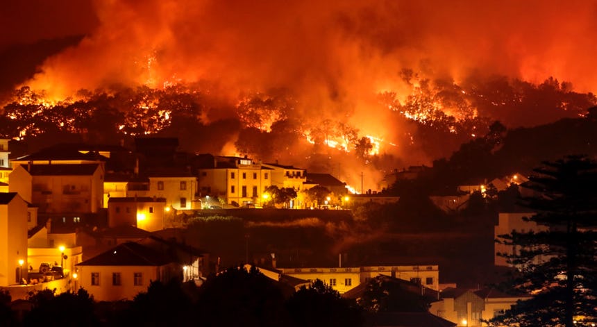 Europa: Incêndio devastador no sul de Portugal