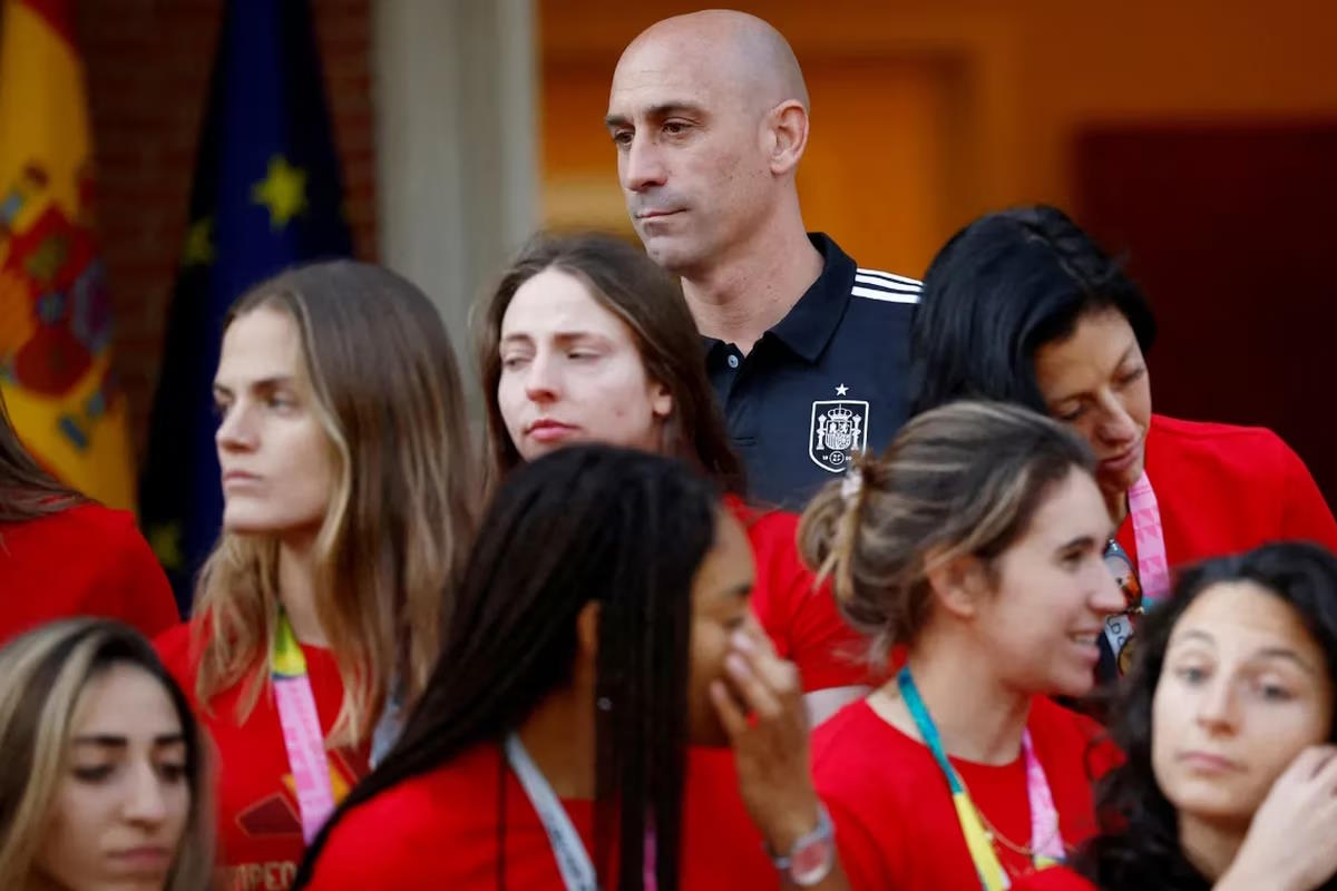 Futebol/Espanha: Rubiales ‘condenado’ a pedir a demissão