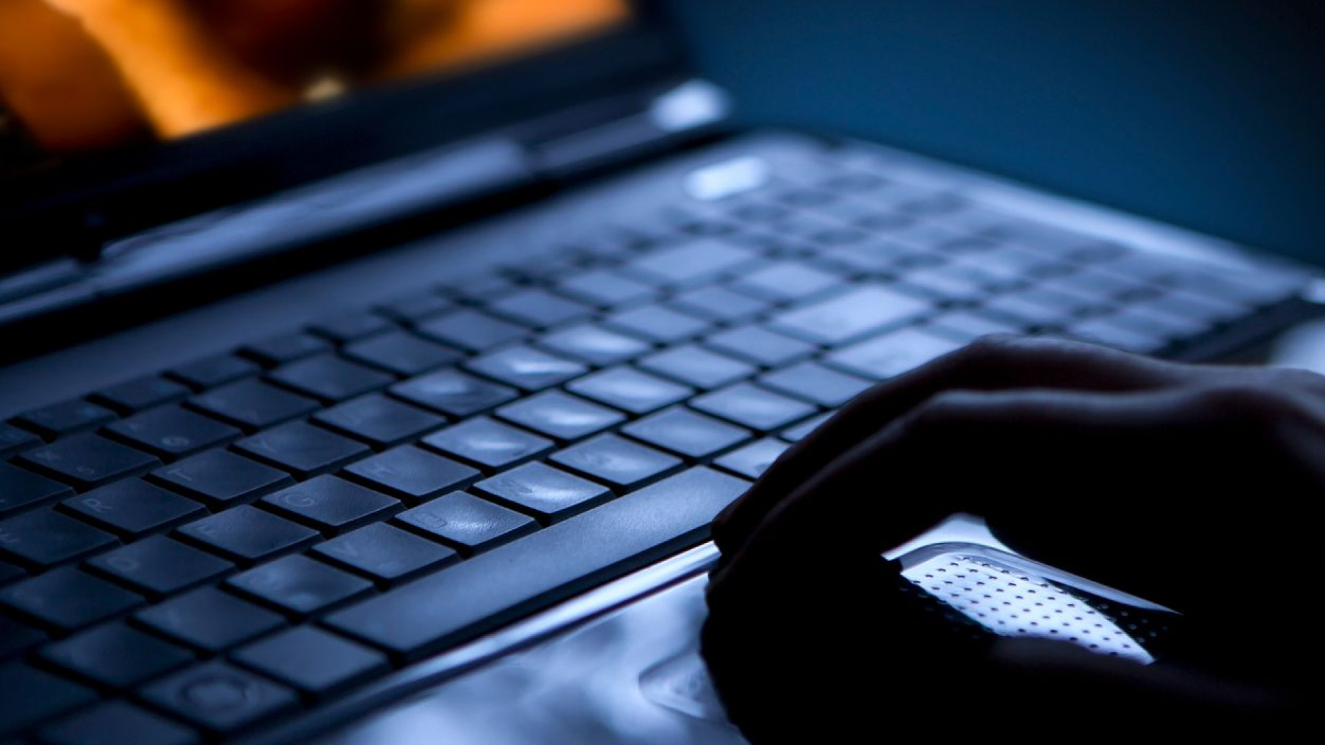 VINGANÇA: Homem condenado a pagar mil milhões a ‘ex’ por « pornografia de vingança »