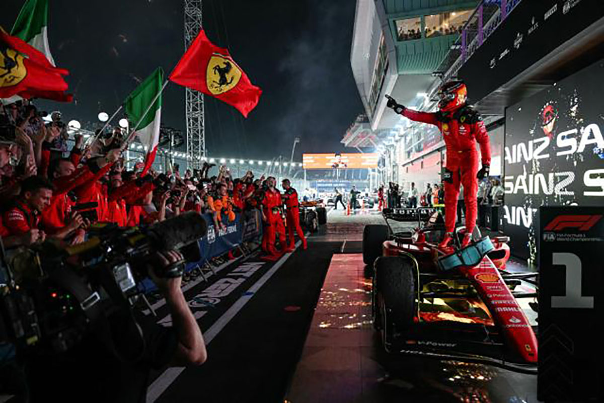 Fórmula 1/Grande Prémio de Singapura: Vitória de Carlos Sainz (Ferrari) à frente de Lando Norris (Mclaren) e Lewis Hamilton (Mercedes)