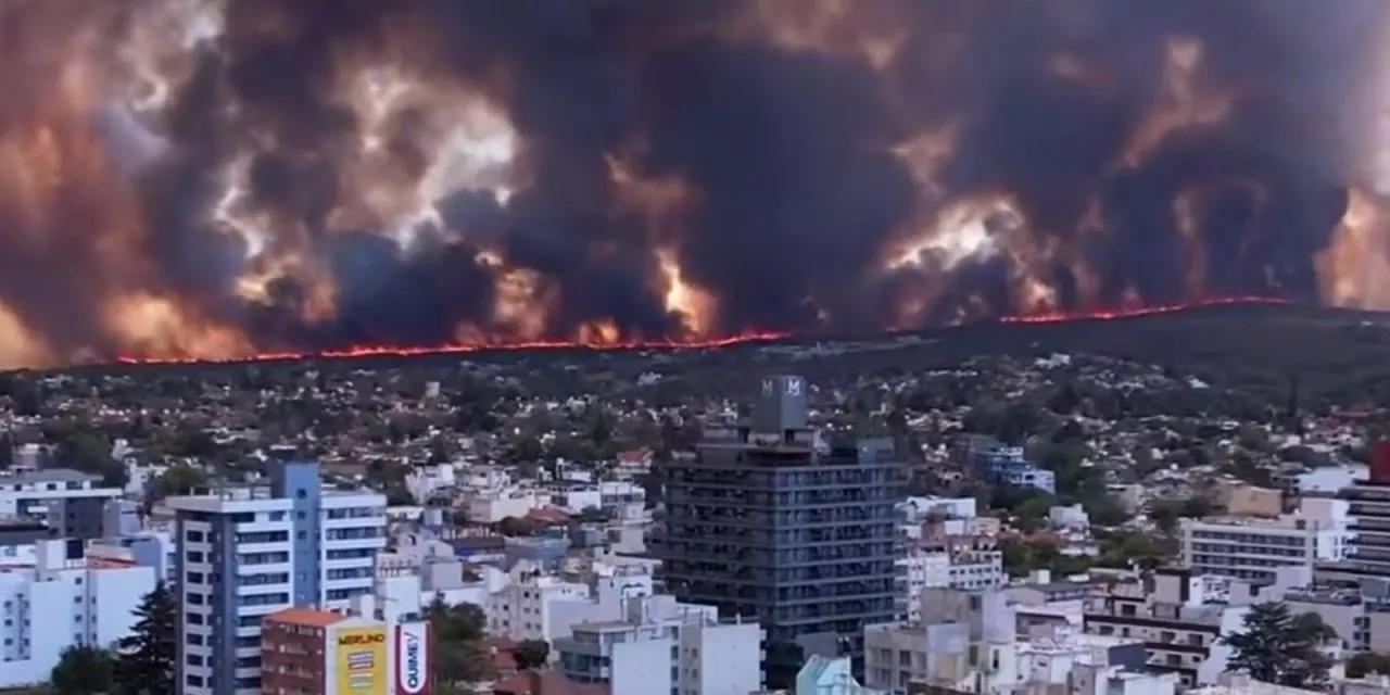 Incêndios/Argentina: um muro de chamas ameaça a cidade de Villa Carlos Paz e os seus 50.000 habitantes