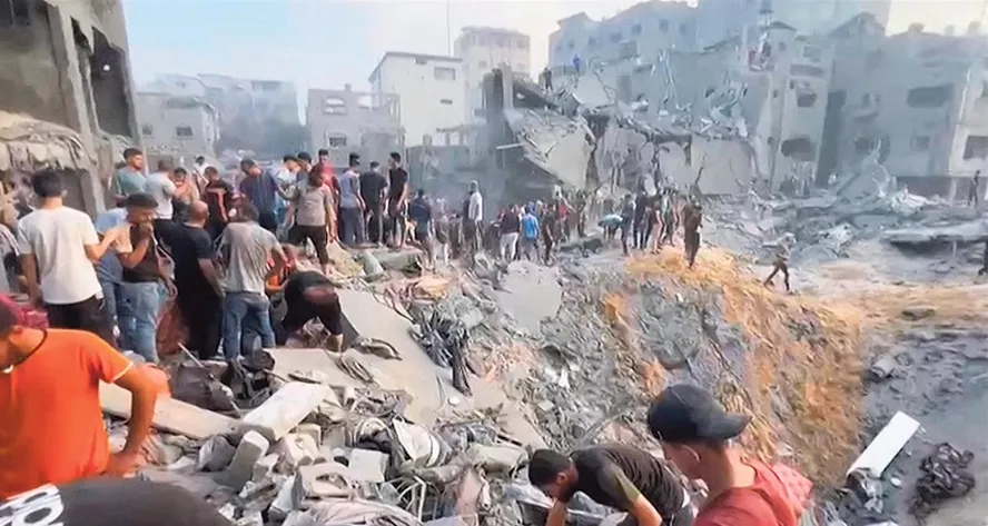 Médio Oriente: O bombardeamento do maior campo de refugiados de Gaza fez cerca de cinquenta mortos