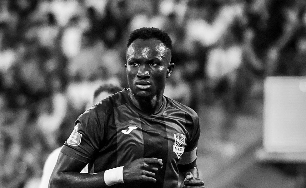 Futebol/Raphael Dwamena: Atacante de Gana morre aos 28 anos após colapso em campo