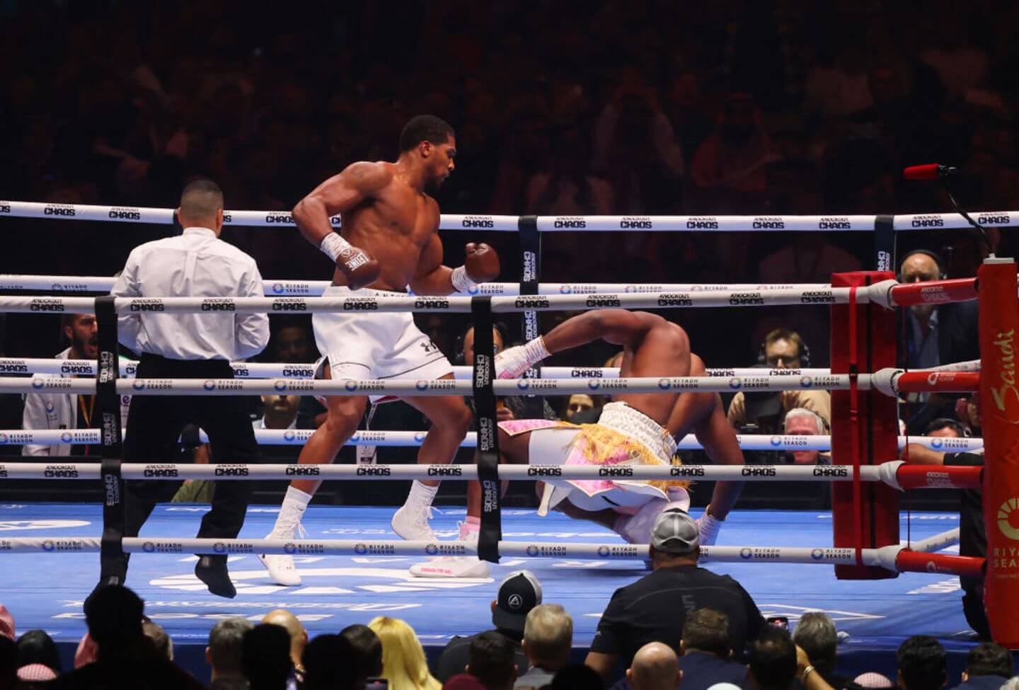 Vídeo/Boxe: As imagens do KO infligido por Joshua a Ngannou