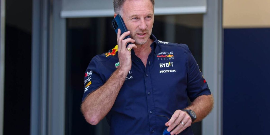 Desporto/F1: Escândalo! Alegada conversa no WhatsApp expõe mensagens inapropriadas de Christian Horner, patrão da Red Bull, a uma funcionária antes do banho.