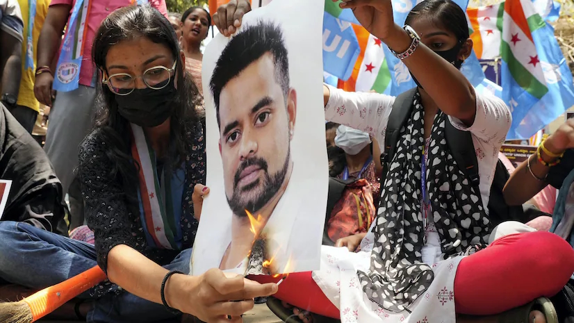 Internacional/Ásia-India: Deputado indiano detido em caso de abuso sexual no regresso ao país