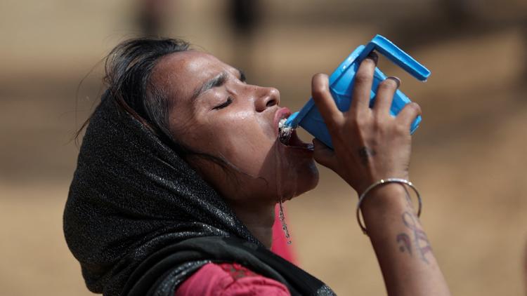 Internacional/Índia: Delhi igualou o anterior recorde de 49,2°C estabelecido na capital em 2022.