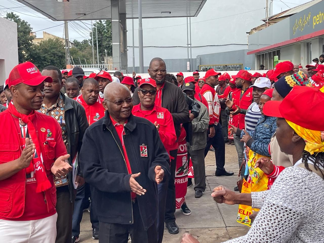 Moçambique: Ex-Presidente Armando Guebuza junta-se à campanha da Frelimo