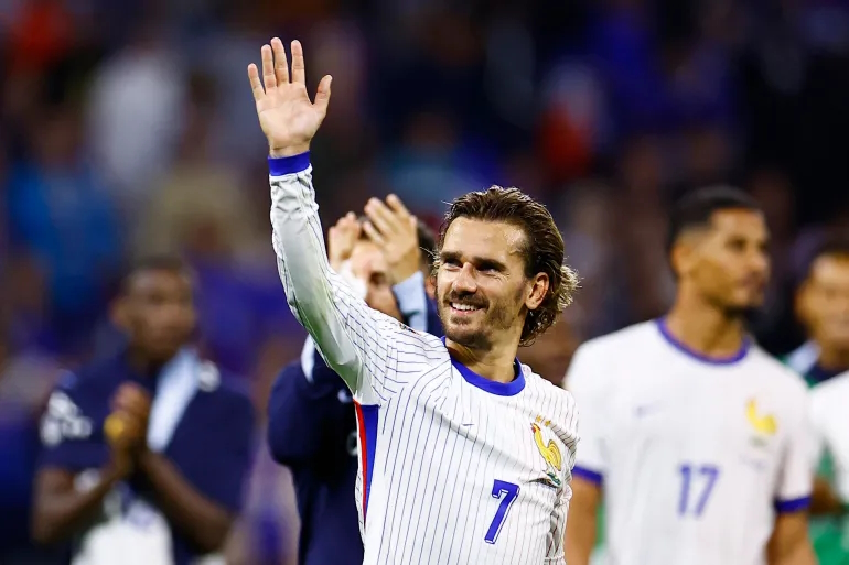 Futebol/Seleção Nacional Francesa: Troféus, recordes, popularidade… um monumento despede-se da camisola da equipa francesa