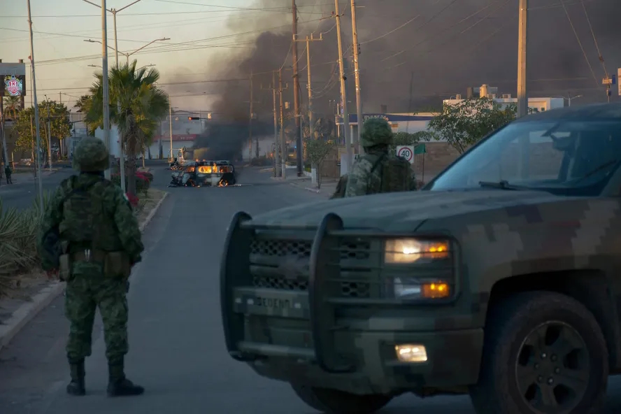 América Latina/México: 14 assassinatos em Sinaloa, oito corpos encontrados no norte