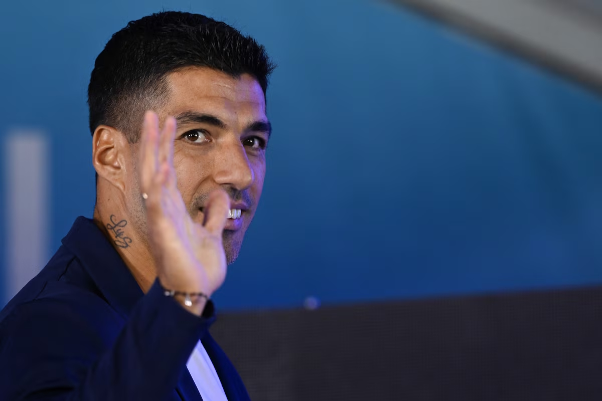 Desporto/Uruguai: Luis Suárez retira-se da seleção