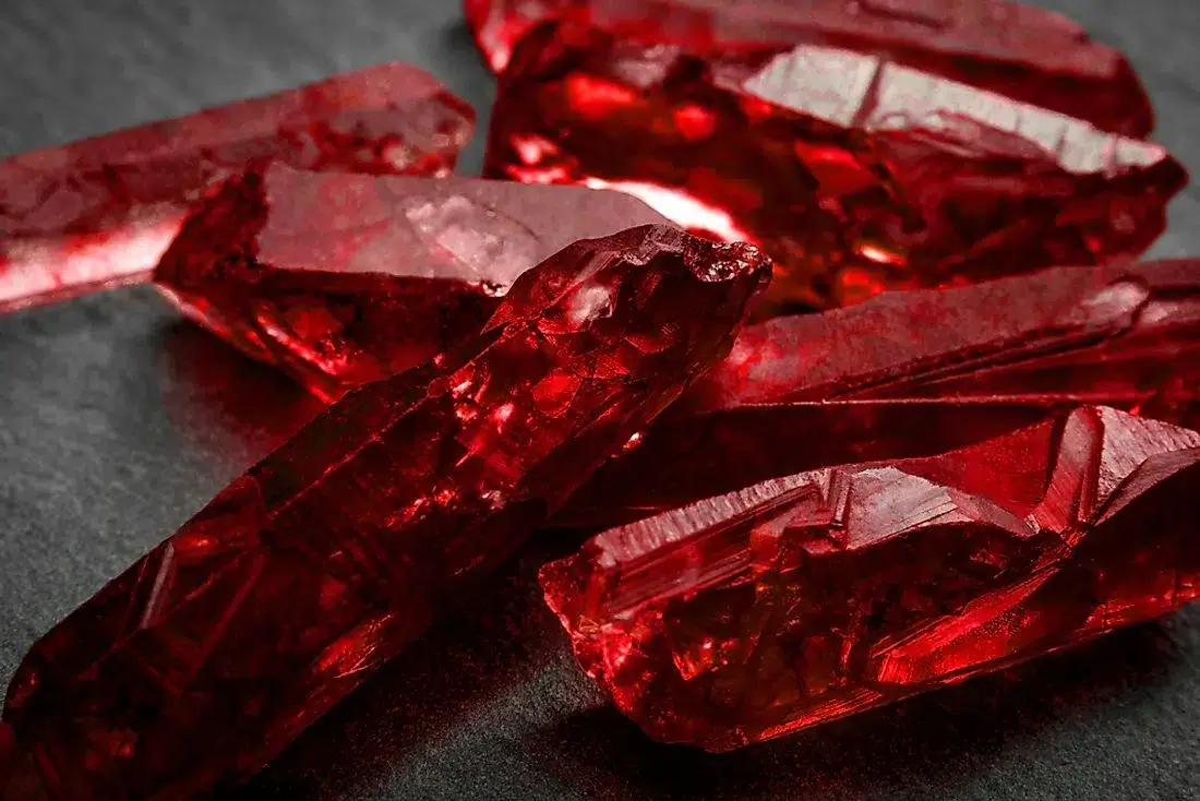 Moçambique: A Montepuez Ruby Mining vende 2,3 milhões de dólares de pedras preciosas em leilão