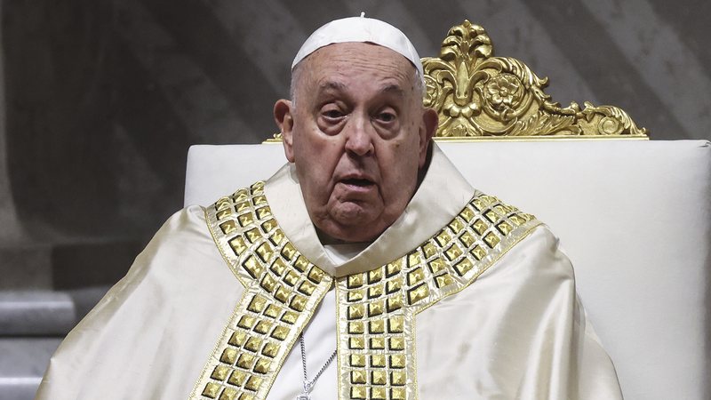 Vaticano/Papa Francisco em estado crítico: tratamento continua em Roma