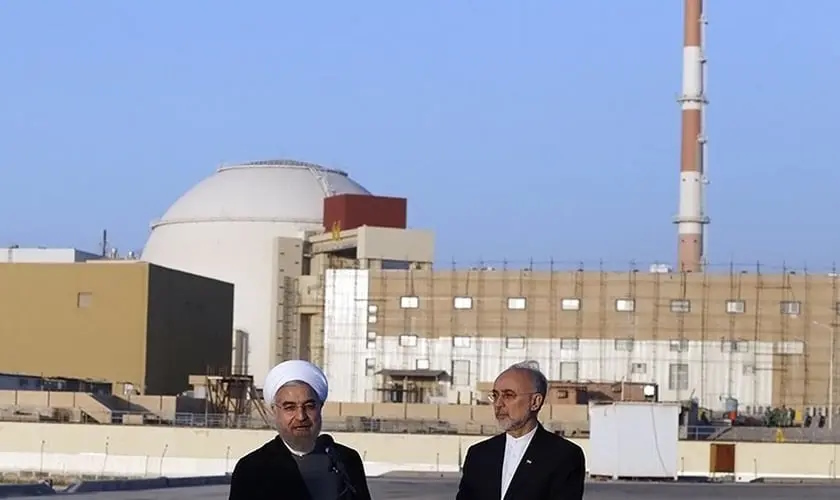Internacional/Médio-Oriente: Khamenei rejeita proposta dos EUA e defende enriquecimento de urânio como pilar da soberania iraniana