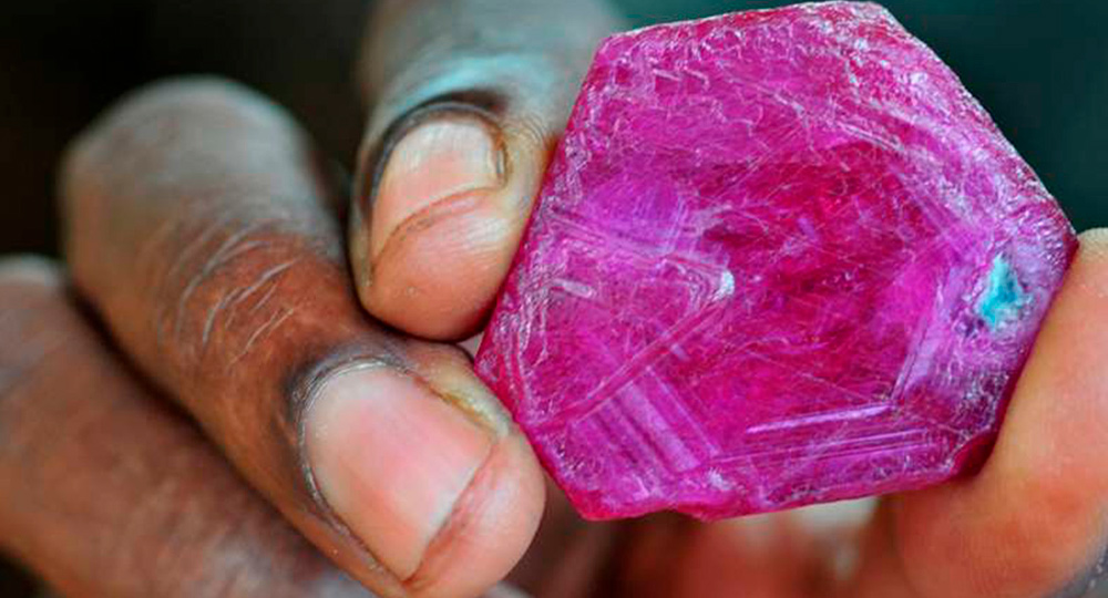 Moçambique/Economia: Investimento de 70 milhões adiado, Gemfields posterga conclusão da nova unidade de rubis em Cabo Delgado