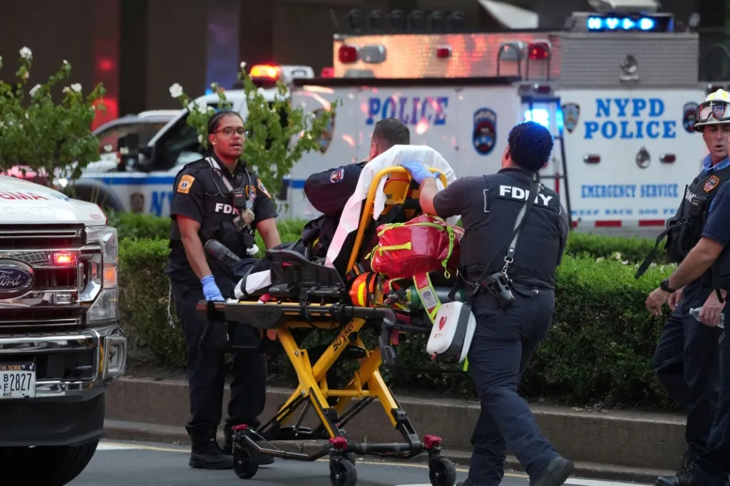 Internacional/América do Norte: Tragédia em Manhattan, Atirador mata quatro pessoas e tira a própria vida em arranha-céus de escritórios