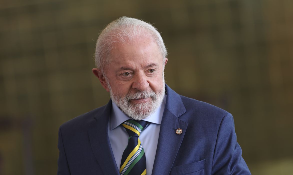 Internacional/América do Sul: Lula denuncia falta de diálogo dos EUA sobre tarifas e alerta para riscos à economia global