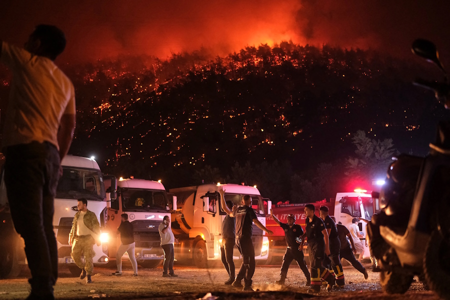 Internacional/Médio-Oriente: Incêndios Florestais Ameaçam Bursa, a Quarta Maior Cidade da Turquia