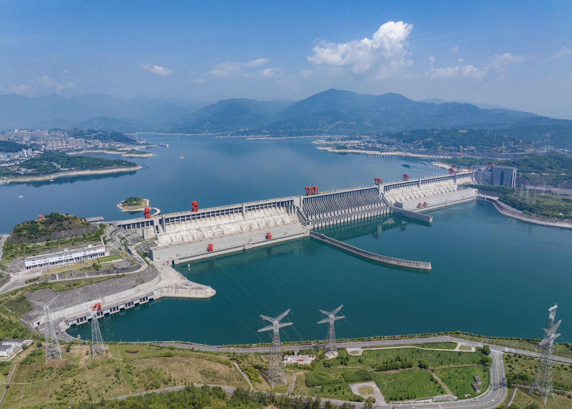 Internacional/Ásia: China lança megaprojeto hidroelétrico no Tibete com investimento de 170 mil milhões de dólares