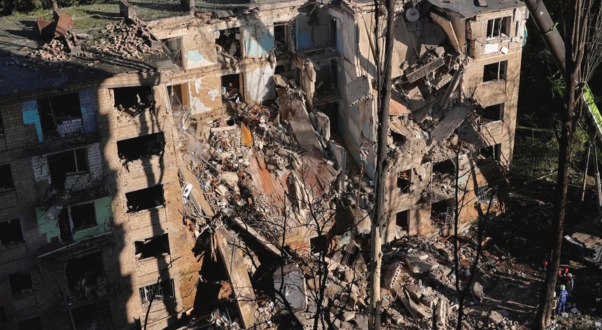 Internacional/Europa: Ataque com Mísseis e Drones de Rússia em Kiev Deixa Seis Mortos e Mais de 50 Feridos