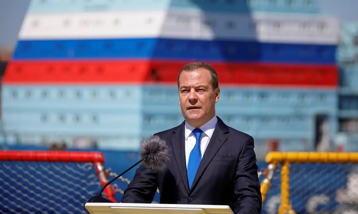Internacional/Europa: Medvedev ameaça Trump após ultimato sobre Ucrânia