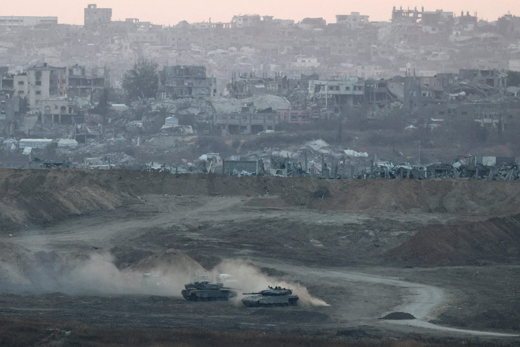 Internacional/Médio-Oriente: Israel aprova ofensiva militar para assumir Gaza e mobiliza reservistas