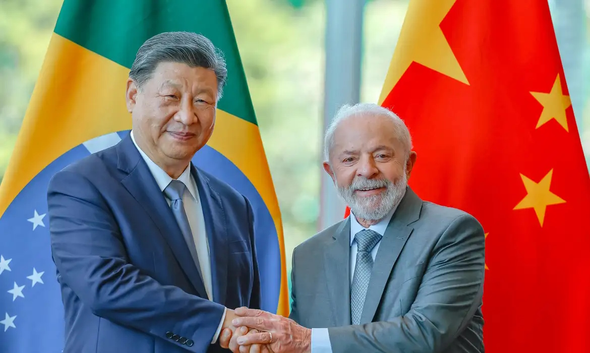 Internacional/Ásia: Xi Jinping e Lula da Silva Reforçam Parceria China-Brasil como Exemplo de Unidade no Sul Global