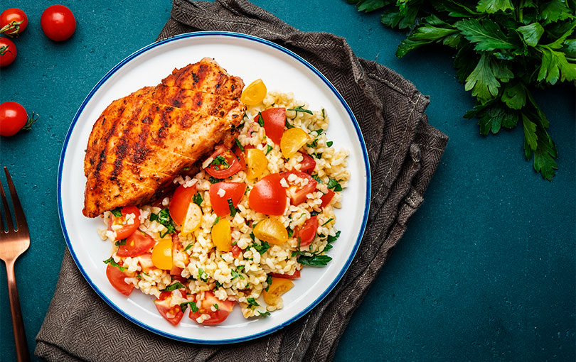 Nutrição & fitness: Frango, a proteína versátil que transforma qualquer refeição equilibrada