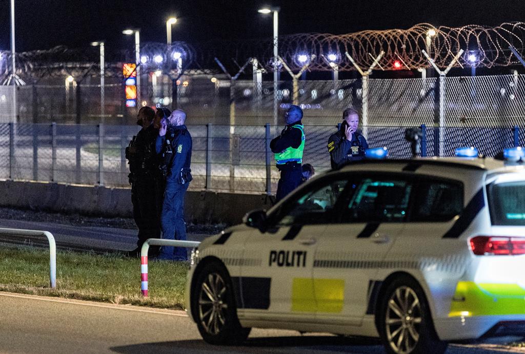 Internacional/Europa: Ataques de Drones Fecham Aeroportos de Copenhaga e Oslo, Zelensky Culpabiliza Moscovo