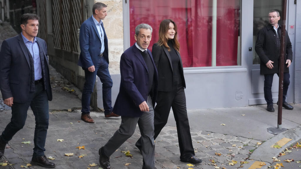 Internacional/Europa: Nicolas Sarkozy inicia pena de prisão de cinco anos em Paris e promete “lutar até ao fim”